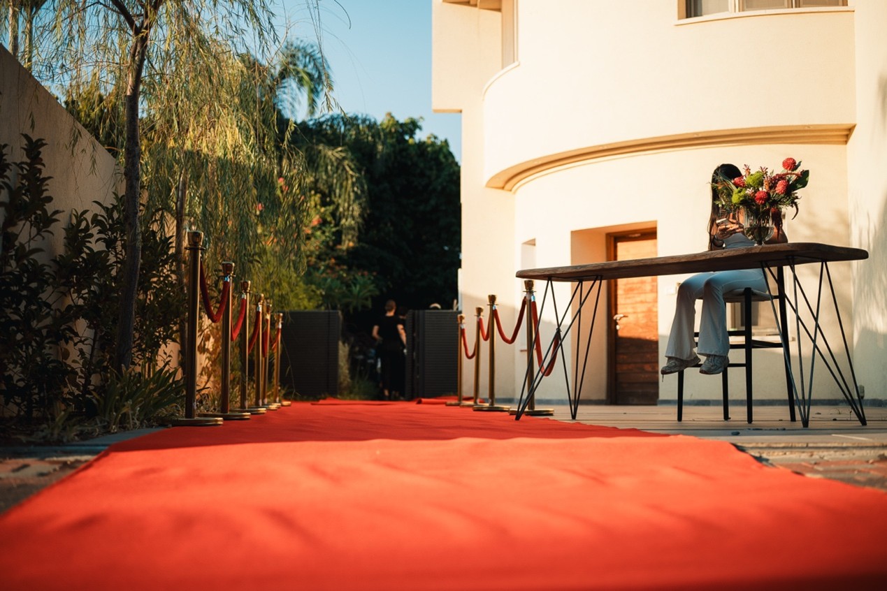 שטיח אדום פרוס